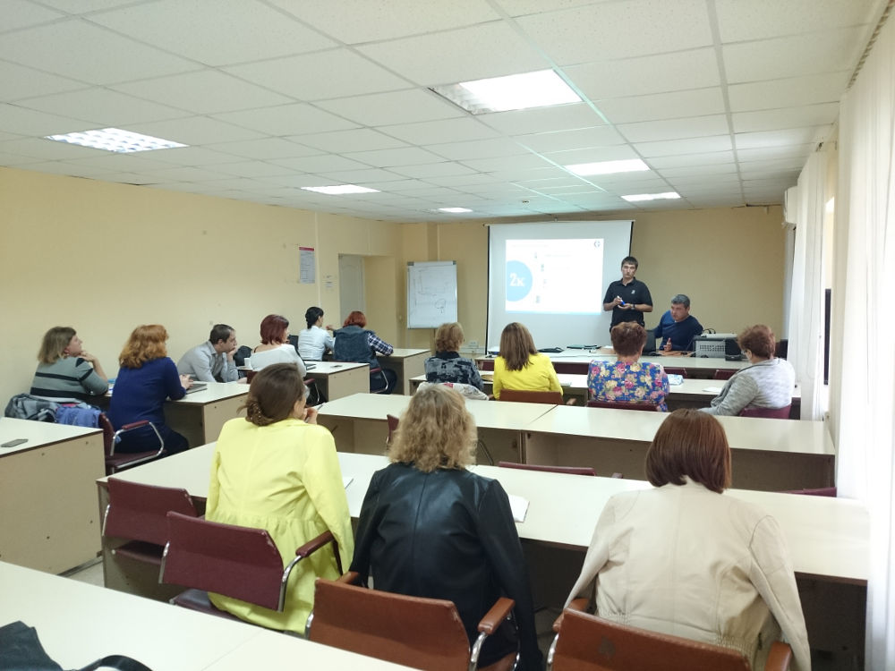 6 октября для работкиов завода "Ростсельмаш" компания представители компании Graco провели обучающий семинар.